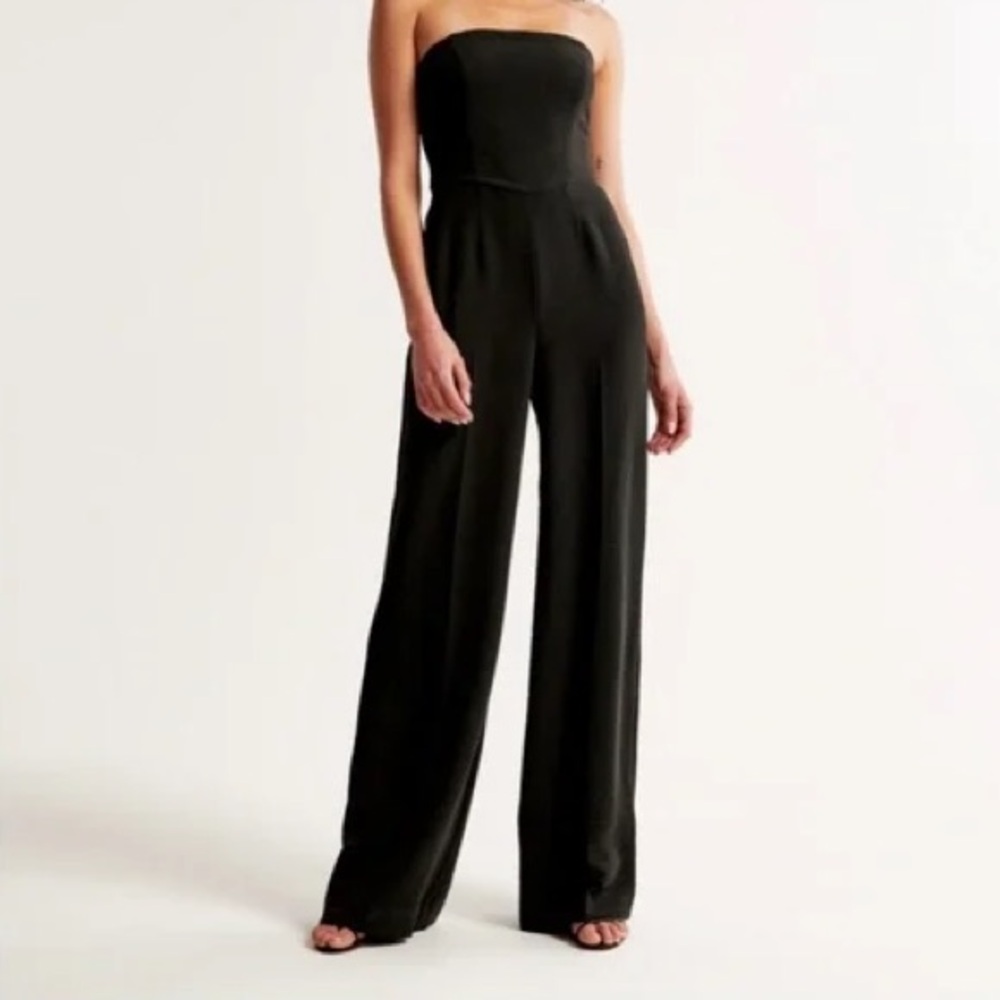 Abercrombie & Fitch Premium Crepe Jumpsuit - Medium Tall